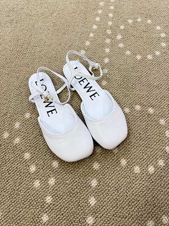 Bagsaaa LOEWE Toy ankle-strap pumps white