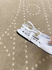 Bagsaaa LOEWE Toy ankle-strap pumps white - 2