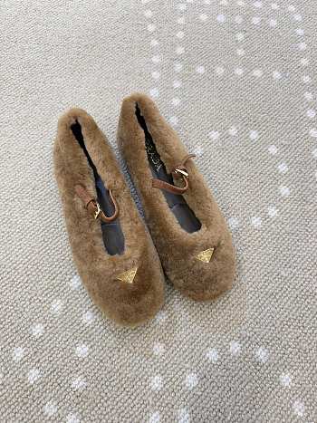 Bagsaaa Prada Shearling ballerinas brown