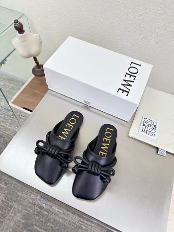 Bagsaaa Loewe Flamenco Knot mule in lambskin Black