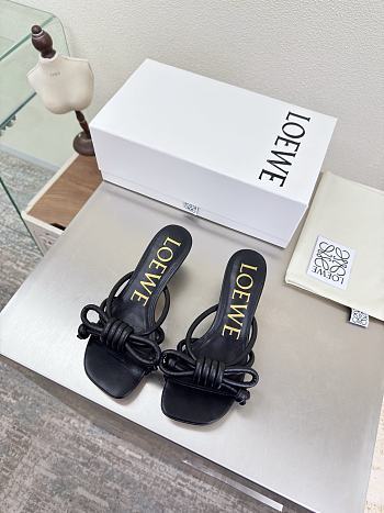 Bagsaaa Loewe Flamenco Knot sandal in lambskin black