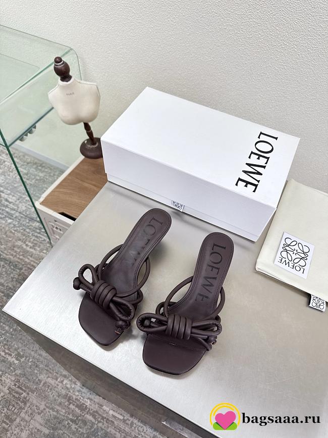 Bagsaaa Loewe Flamenco Knot sandal in lambskin dark brown - 1