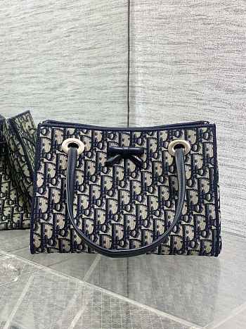 Bagsaaa Dior Small Shopping Bag Blue Dior Oblique Jacquard - 27cm
