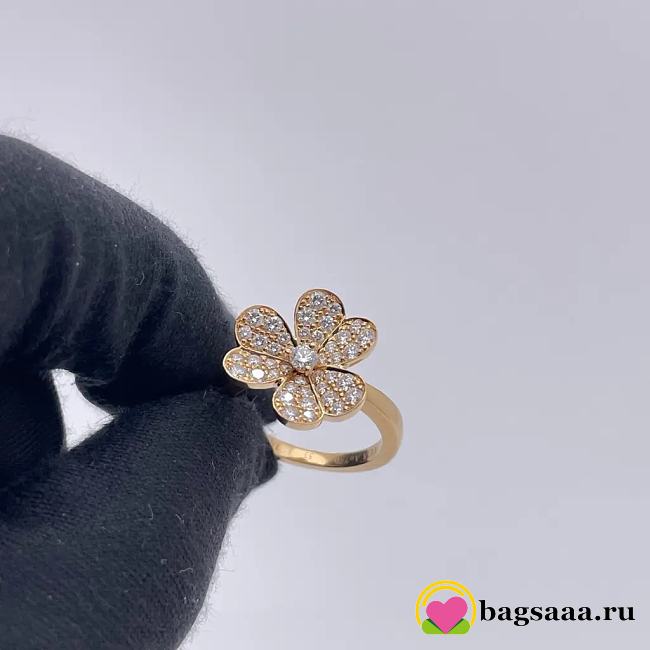 Bagsaaa Van Cleef & Arpel Frivole With Diamond Ring - 1