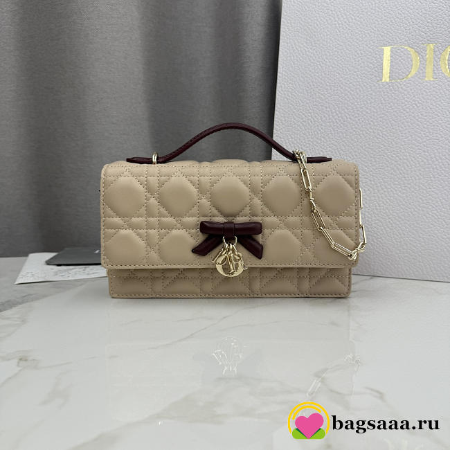 Bagsaaa Dior Or My Dior Mini Bag Two-Tone Trench and Hermitage Red Cannage Lambskin - 21cm - 1