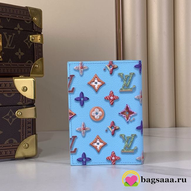 Bagsaaa 2026 Collection LV M28040 Passport Cover Blueberry - 14cm - 1