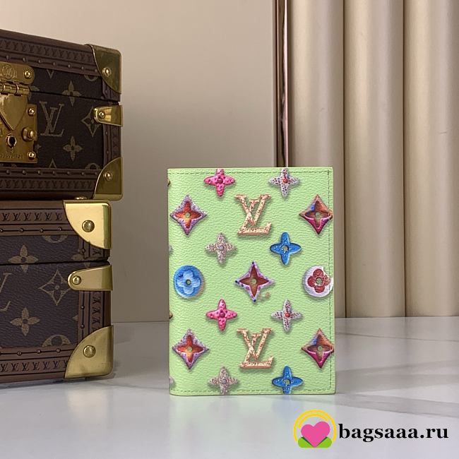 Bagsaaa 2026 Collection LV M28039 Passport Cover Pistachio - 14cm - 1