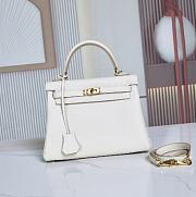 Bagsaaa white Hermès Kelly Retourne 25 handbag & gold hardware - 1
