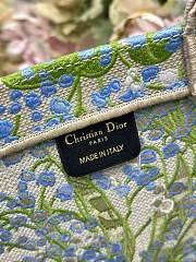 Bagsaaa Medium Dior Book Tote with Strap Multicolor Lily of the Valley Embroidery with Dior Médaillon 36cm - 2