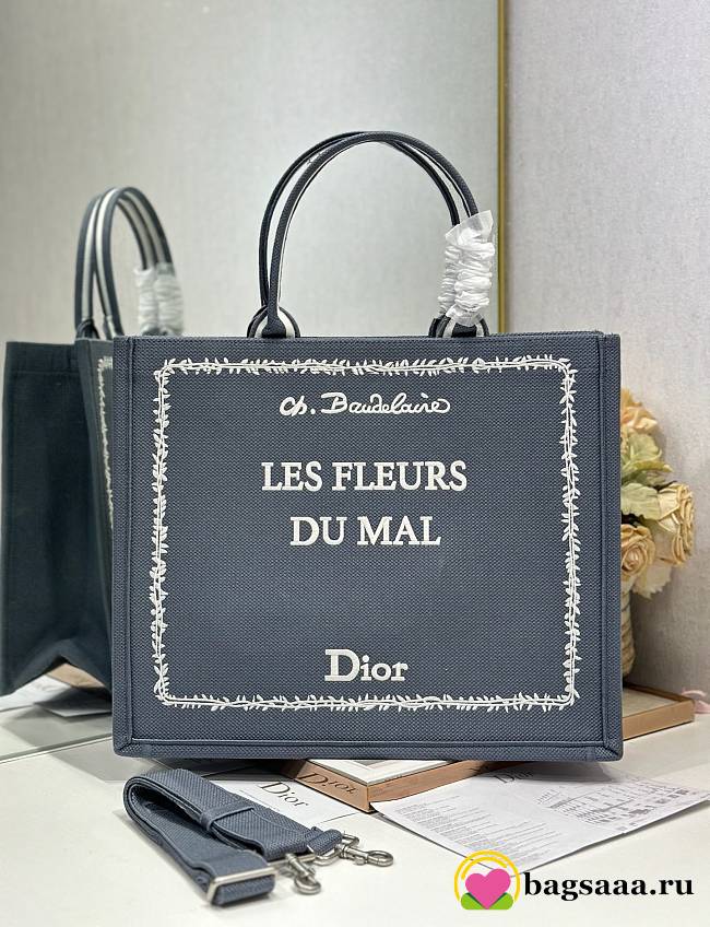 Bagsaaa Large Dior Book Tote Blue and White Book Cover Embroidery - 42 cm - 1