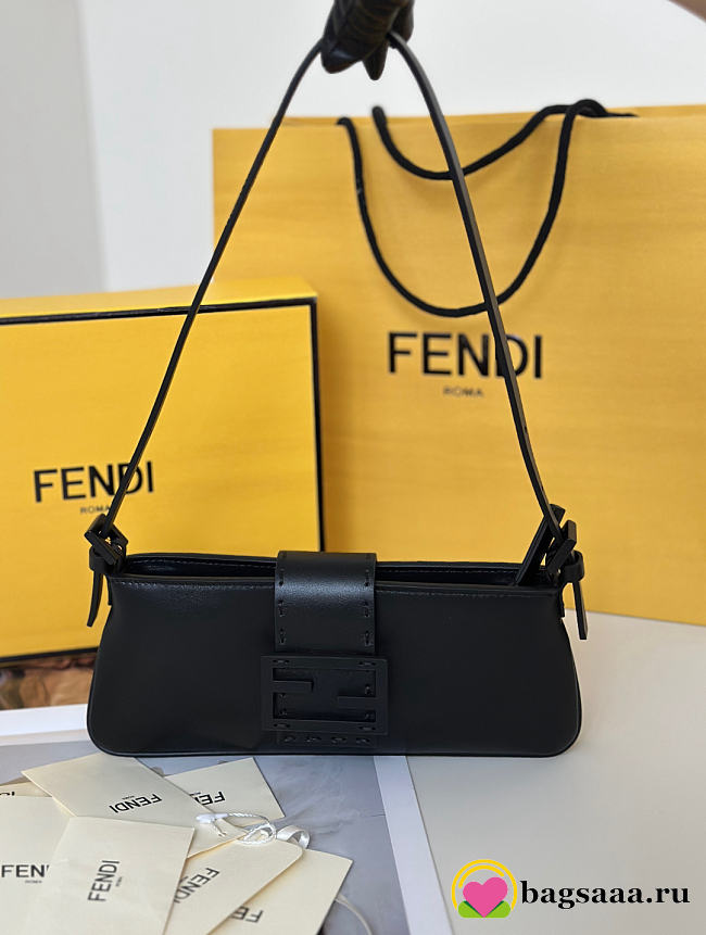 Bagsaaa Fendi Baby B bag black - 24cm - 1
