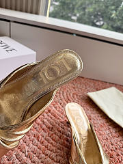 Bagsaaa Loewe Pebble Soft slide in laminated lambskin gold - 4