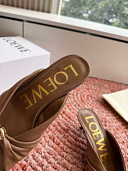 Bagsaaa Loewe Pebble Soft slide in nappa lambskin brown - 2