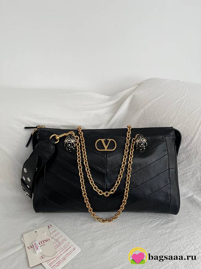 Bagsaaa Valentino Garavani Panthea Shoulder Bag In Nappa Leather With Chevron Pattern black - 33cm - 1