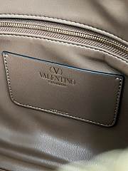 Bagsaaa Valentino Garavani Panthea Shoulder Bag In Nappa Leather With Chevron Pattern tundra - 33cm - 3