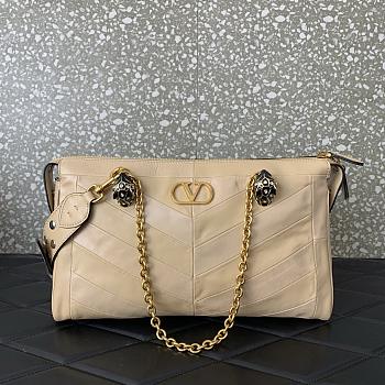 Bagsaaa Valentino Garavani Panthea Shoulder Bag In Nappa Leather With Chevron Pattern beige - 33cm