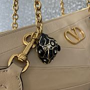 Bagsaaa Valentino Garavani Panthea Shoulder Bag In Nappa Leather With Chevron Pattern beige - 33cm - 4