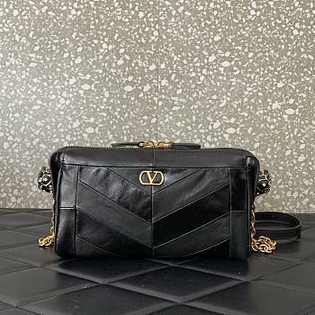 Bagsaaa Valentino Garavani Panthea Small Shoulder Bag In Nappa Leather With A Chevron Pattern black - 24cm