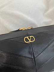 Bagsaaa Valentino Garavani Panthea Small Shoulder Bag In Nappa Leather With A Chevron Pattern black - 24cm - 4
