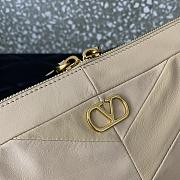 Bagsaaa Valentino Garavani Panthea Small Shoulder Bag In Nappa Leather With A Chevron Pattern beige - 24cm - 4