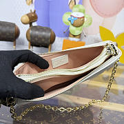 Bagsaaa LV M27741 Pochette Liv Milky White/Peach - 24.5cm - 4