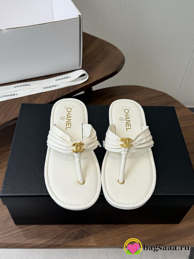 Bagsaaa Chanel Thongs white lambskin G47103 - 1