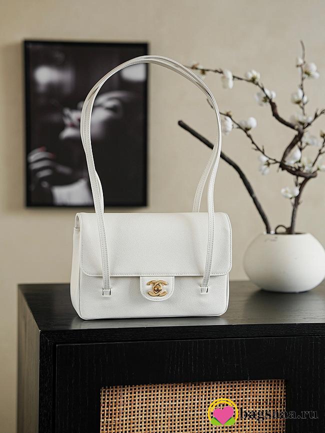 Bagsaaa Chanel Spring Summer 2026 collection Small Flap Bag AS6130 White - 22cm - 1
