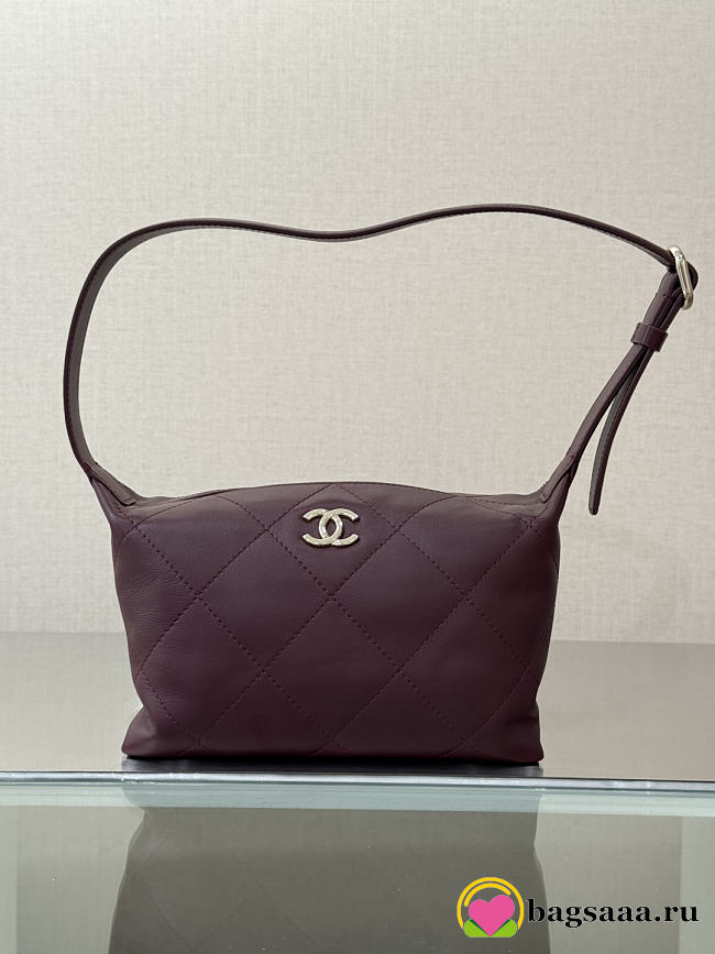 Bagsaaa Chanel 2026 collection Mini Hobo Bag AS6138 burgundy - 23cm - 1