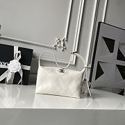 Bagsaaa Chanel 2026 collection Mini Hobo Bag AS6138 white - 23cm - 1