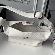 Bagsaaa Chanel 2026 collection Mini Hobo Bag AS6138 white - 23cm - 2