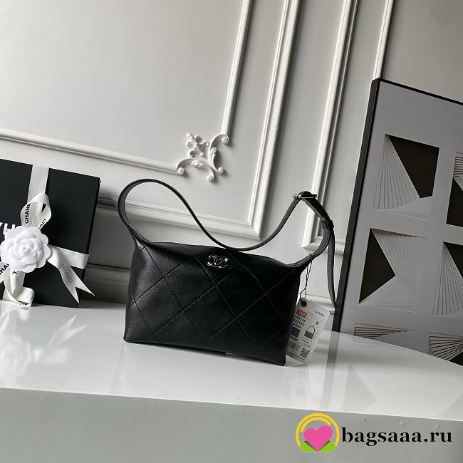Bagsaaa Chanel 2026 collection Mini Hobo Bag AS6138 black - 23cm - 1