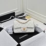 Bagsaaa Chanel Mini Classic Handbag white caviar - 20cm - 1