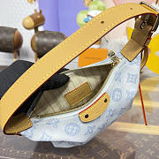 Bagsaaa LV M28250 Pochette Hills light blue - 18.5cm - 4