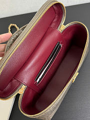 Bagsaaa Chanel Vanity Case in olive crocodile-embossed calfskin - 19.5cm - 2