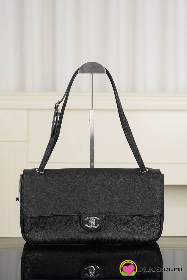 Bagsaaa Chanel Spring Summer 2026 Maxi Flap bag AS6231 black - 19.5 x 32 x 10cm - 1
