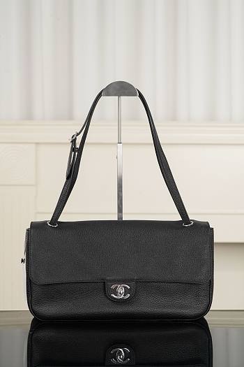 Bagsaaa Chanel Spring Summer 2026 Maxi Flap bag AS6231 black - 19.5 x 32 x 10cm