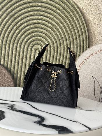 Bagsaaa CHANEL 25 Small Handbag AS5293 black denim - 30cm