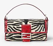 Bagsaaa Fendi Baguette® 26424 Raffia and bead Re Edition bag - 26 cm - 1