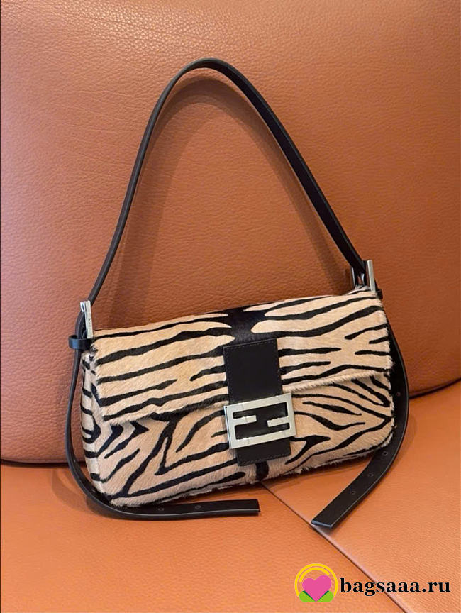 Bagsaaa Baguette® 26424 Tiger-print pony-effect leather Re Edition bag - 26cm - 1