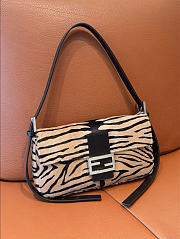 Bagsaaa Baguette® 26424 Tiger-print pony-effect leather Re Edition bag - 26cm - 1