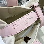 Bagsaaa Small Dior Toujours Vertical Tote Bag Two-Tone Latte and Soupir Pink Macrocannage Calfskin - 18.5cm - 3