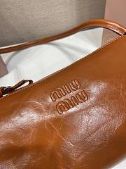 Bagsaaa Miu Miu Shiny leather pouch 5NE029 Palisander - 21cm - 4