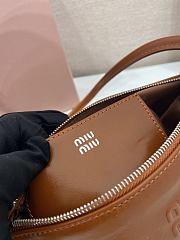 Bagsaaa Miu Miu Shiny leather pouch 5NE029 Palisander - 21cm - 3