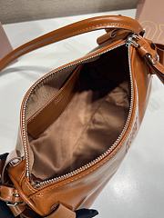 Bagsaaa Miu Miu Shiny leather pouch 5NE029 Palisander - 21cm - 2