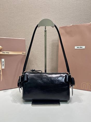 Bagsaaa Miu Miu Shiny leather pouch 5NE029 Black - 21cm