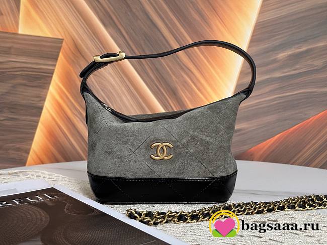 Bagsaaa Chanel Spring Summer 2026 Clutch with chain AP5187 Khaki & Black -  17.5cm - 1