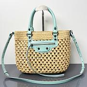 Bagsaaa Balenciaga Le City Basket Small in natural beige raffia & light green - 28cm - 1