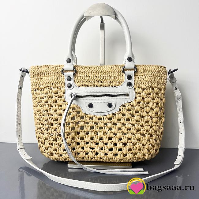 Bagsaaa Balenciaga Le City Basket Small in natural beige raffia & white - 28cm - 1