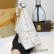 Bagsaaa LV M2A369 Carryall East-West Link Quartz color - 36cm - 4