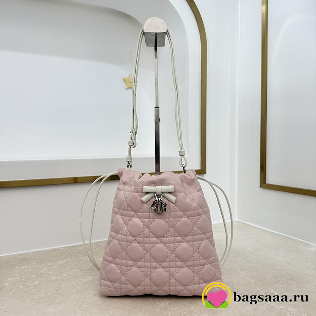 Bagsaaa Dior Adiorable Mini Bucket Bag Two-Tone Soupir Pink and Latte Cannage Lambskin - 22 cm - 1